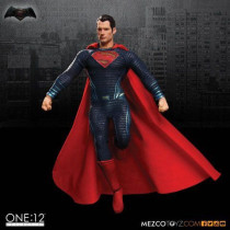 Фигурка Супермена — Mezco Batman v Superman 1/12 Superman