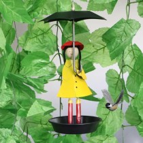 Подвесная кормушка для птиц "Девочка с зонтом"