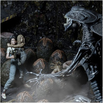 Набор фигурок Чужие Aliens Ripley Rescuing Newt и Alien Queen (18-50см)