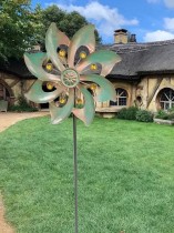 Ветрянная декоративная скульптура для сада (зеленый)