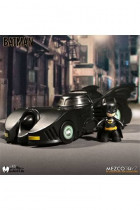 Мини-фигурка Бэтмен и Бэтмобиль от Mezco Toys