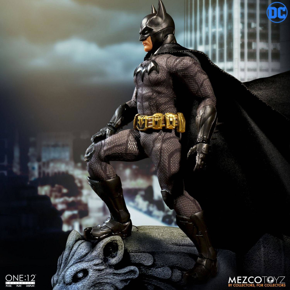 Mezco sovereign knight online
