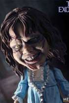 Подвижная фигурка Реган Макнил от Mezco Toys 15 см.