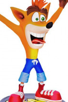 Статуэтка Авария Бандикут от First 4 Figures 23 см.