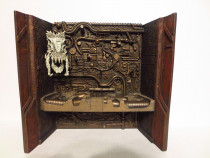 Диорама Стена Трофеев — Neca Predator 2 Trophy Wall Diorama