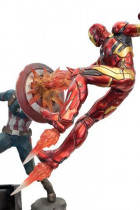 Статуэтка Капитан Америка против Железного человека от Factory Entertainment 43 см.