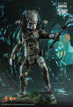 Фигурка Хищника Волка — Hot Toys AvP Requiem 1/6 Wolf Predator